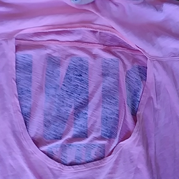 ❤trade allie1012❤Long Sleeve tee w/ cutout in back - Picture 4 of 4